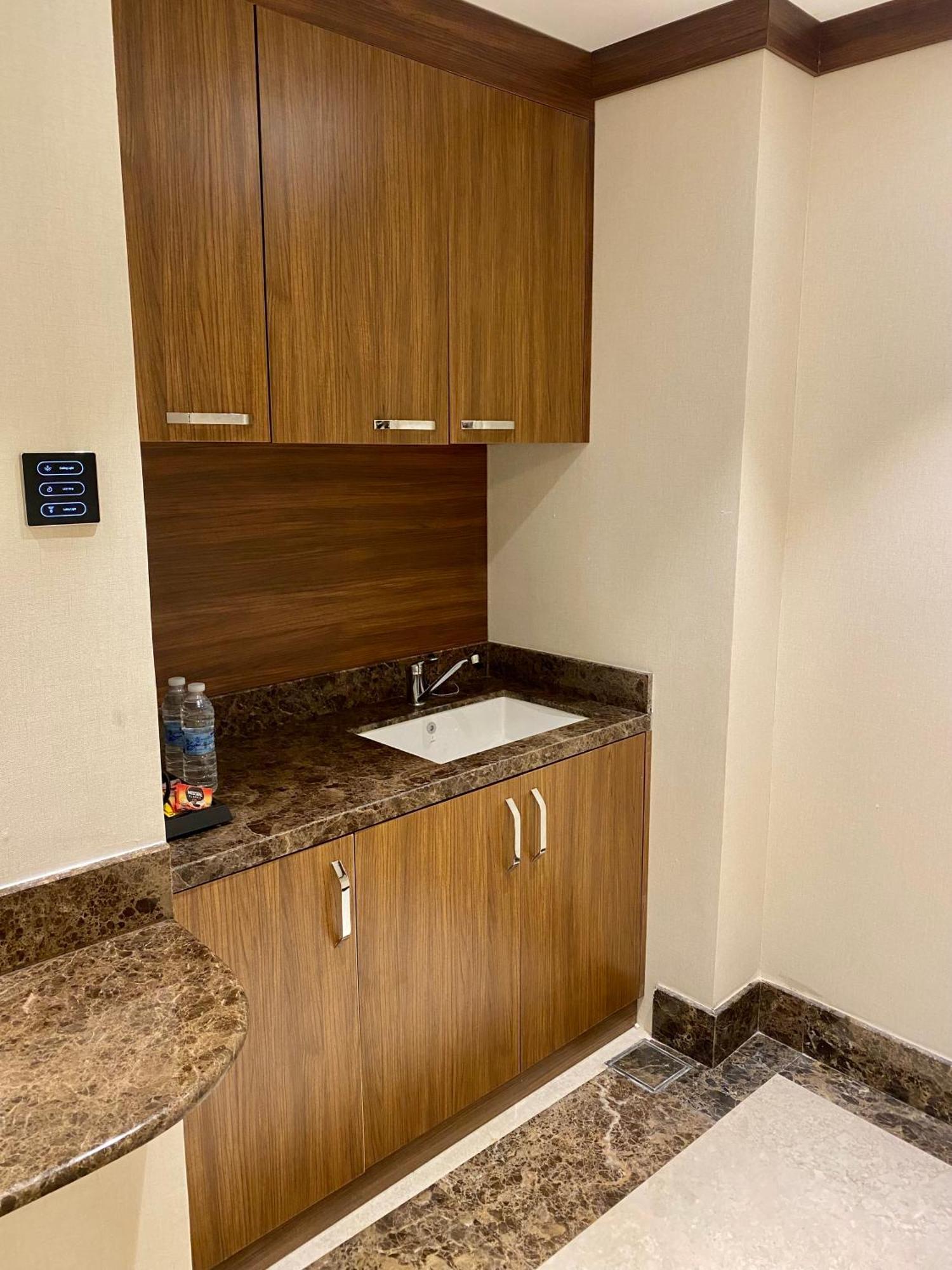 Royal Vista Hotel ‘Ibrī Zewnętrze zdjęcie